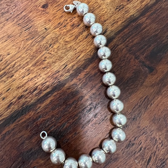 Authentic Tiffany & co  Ball Bracelet
in Silver, 10 mm - Picture 4 of 15